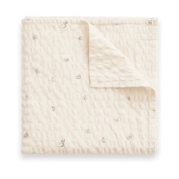 Grace Seersucker Swaddle v:818509 Grace Seersucker Swaddle v:818509
